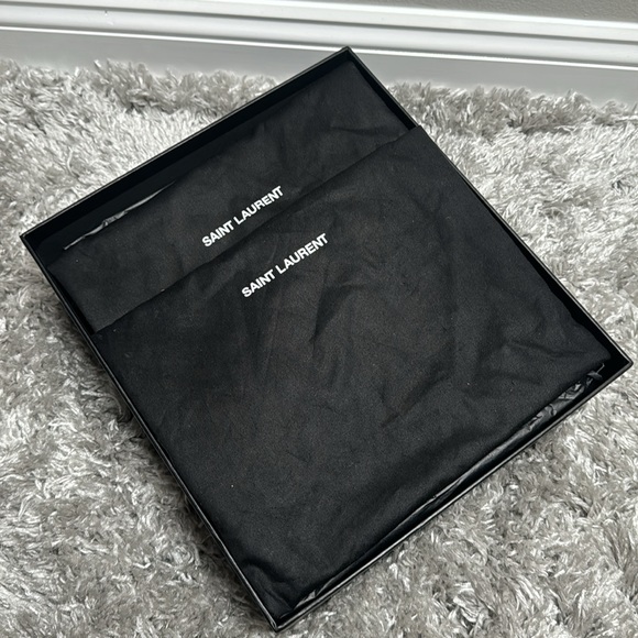 Saint Laurent OPYUM PATENT LEATHER HEELS with Gold hardware size 40EU - Picture 9 of 16